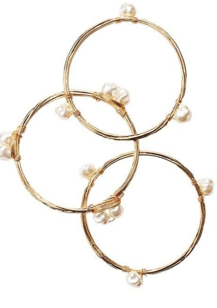 3 piece goldtone bangle set.